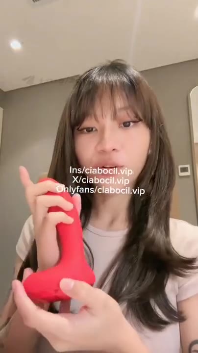 Konten Terbaru Cia [REMOVED] Seleb Cantik Ajarin Cara Nyepong